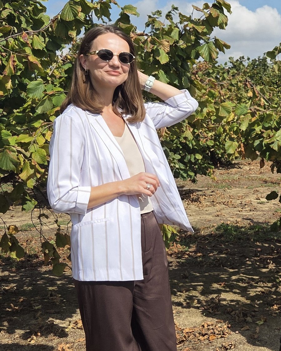 Jelena Panak Balentić u voćnjaku lijeske, 2026.